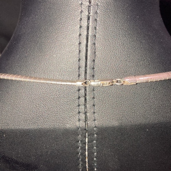 925 Omega chain with 925 Moonstone pendant. Genuine.​​​ - Picture 7 of 10